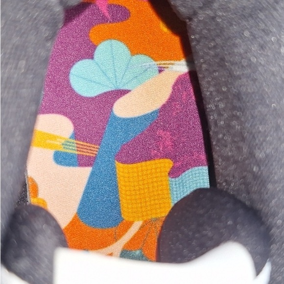 Nike Kyrie GO (GS) photon dust. New with box Size 4.5 - Picture 9 of 9